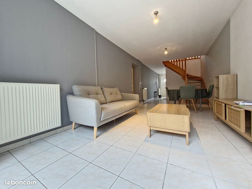 Maison 4 pièces 89 m² · à Esnouveaux · 89 m² · 585 €