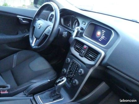 Volvo V40 D2 120CH MOMENTUM BUSINESS GEARTRONIC (image 15)