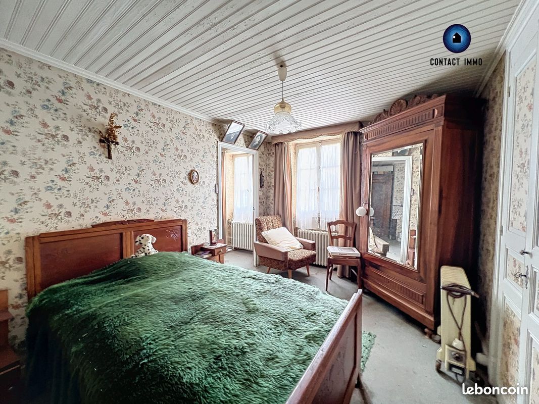 Maison de ville 9 pièces 198 m² - Chartrier-Ferrière 19600 (image principale 11)