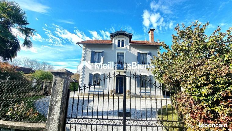 Maison 7 pièces 250 m²