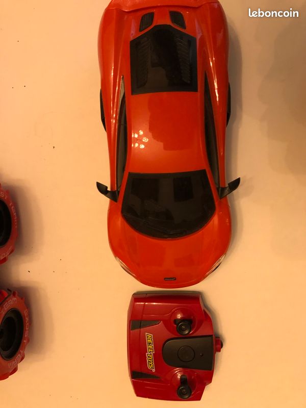 Voiture télécommandée (image 2)