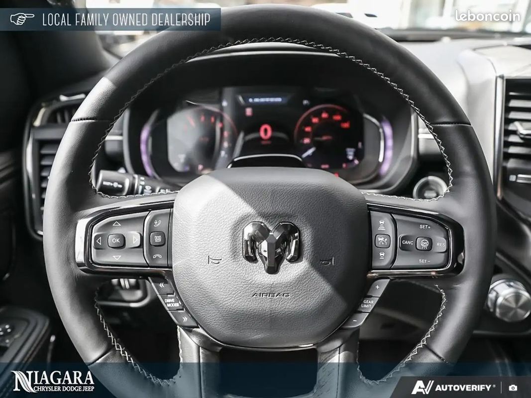 Dodge RAM 1500 Limited 5.7 HEMI V8 4x4 Crew Cab – Night Edition – Neuf 2026 - TVA récupérable (image 8)