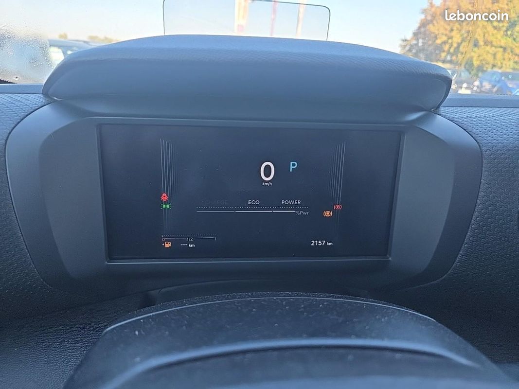 CITROëN C4 X 1.2 hybride 145 max e-dcs6 (image 17)