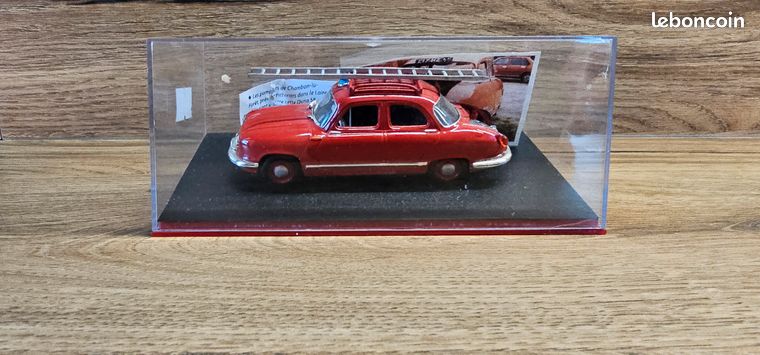 Miniature Panhard Dyna Z 1953 Noire 1/43 - Marque IXO - Occasion Très Bon État (TBE) En Boîte