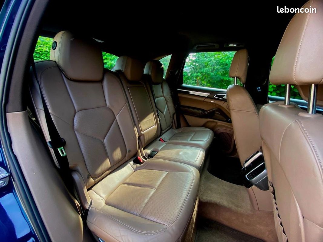 Porsche Cayenne Diesel 3L V6 Belle configuration En bon état (image 10)