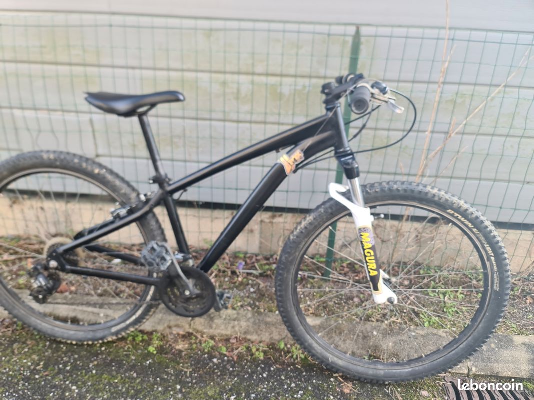 VTT suspendu – Rockrider ST100