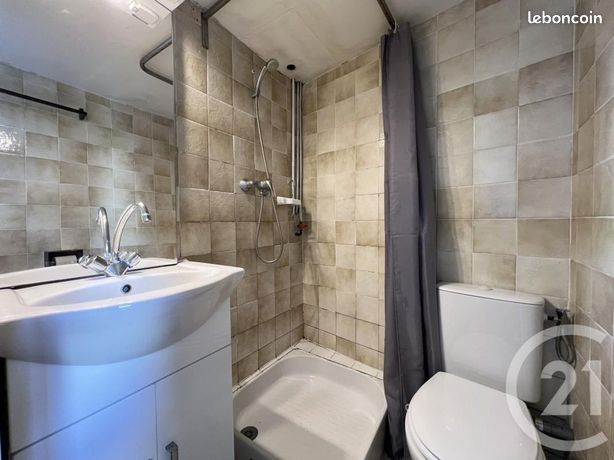 Studio 1 pièce 13 m² — 15