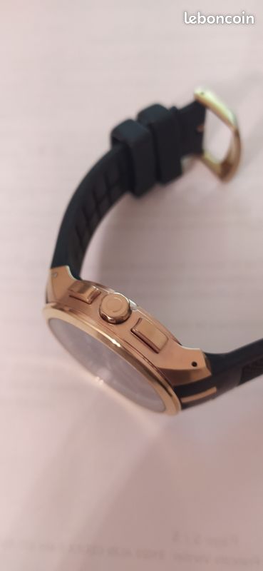 Montre SWATCH chronographe (image 2)