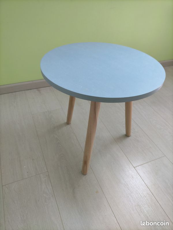 Table d appoint (image 1)