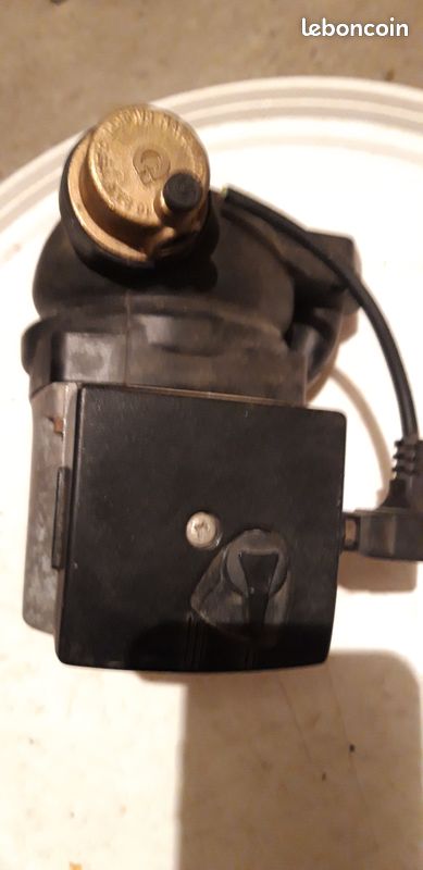 Circulateur Grundfos UPS015-50 AO/BX (image 2)