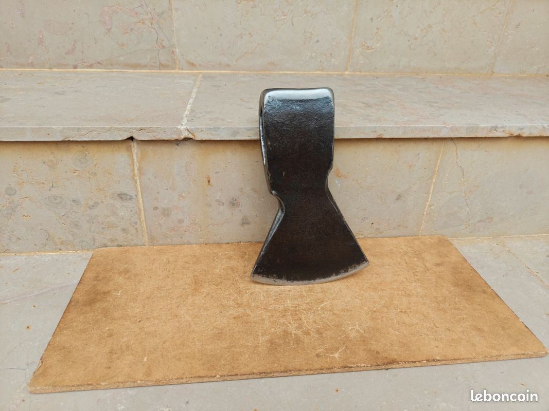 Hache forgée estampillée (2,2kg) (image 15)