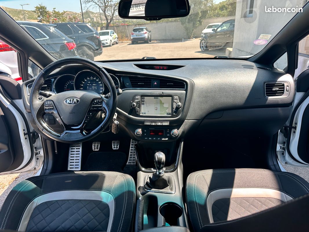 Kia Cee'd 1.0 T-GDi 120ch GT LINE (image 2)