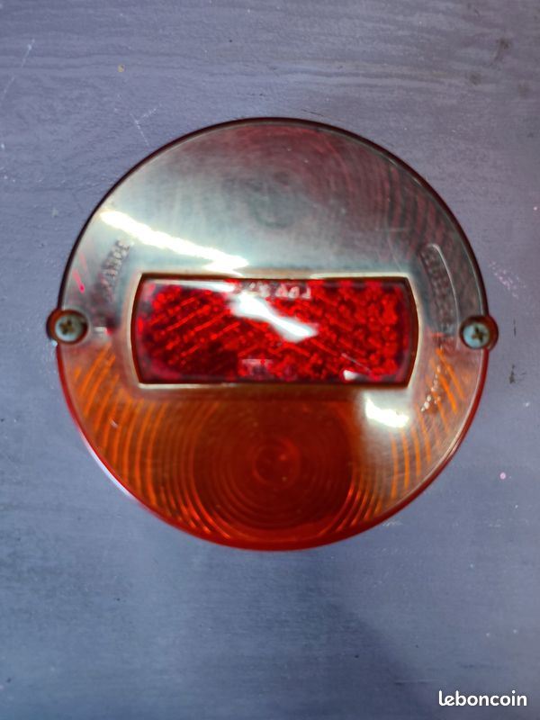 Feux arrière Simca (image 1)
