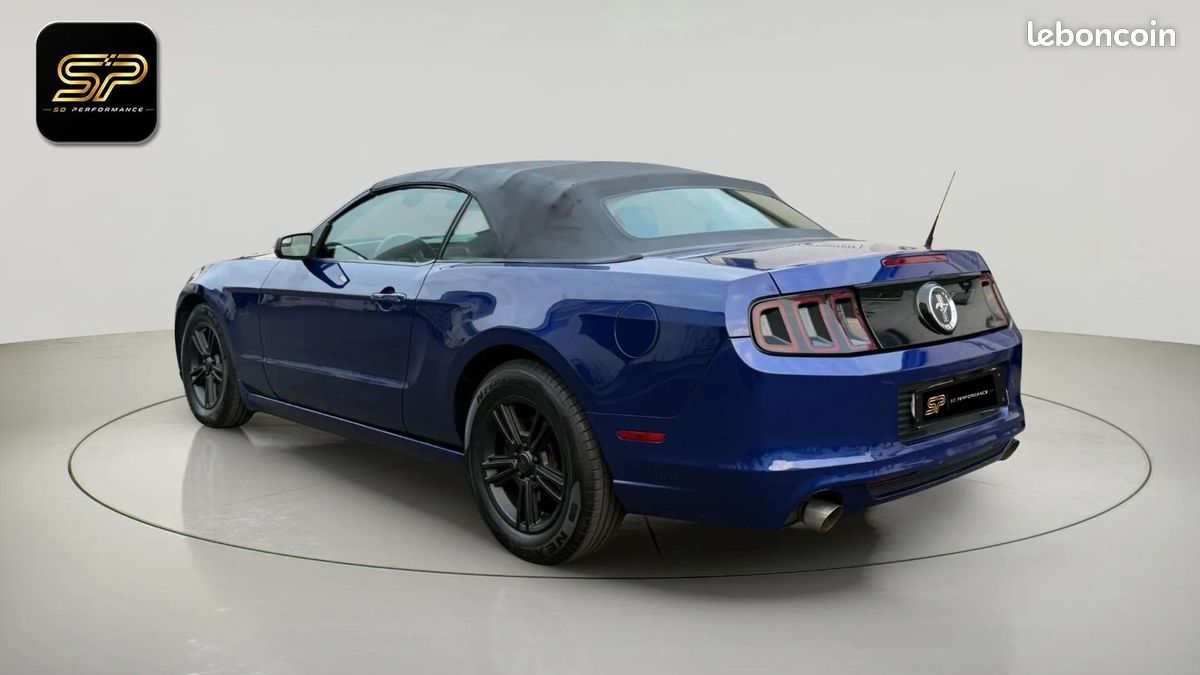 FORD Mustang Cabriolet 3.7 V6 * Boîte Automatique * Xénon * Caméra * GPS * Jantes Noires * Bleu Métallisé (image 4)