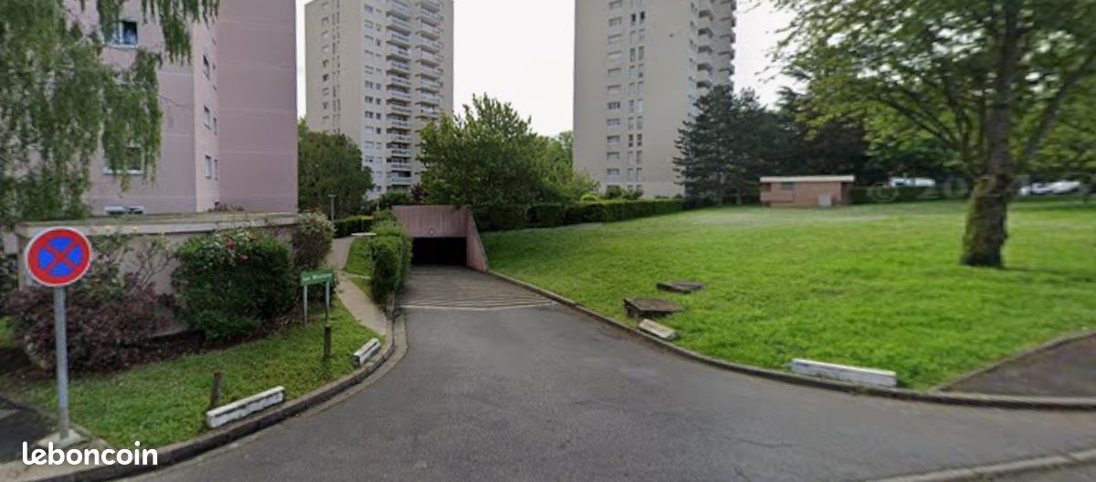 Parking sous-sol · à Évry-Courcouronnes · 2 000 €
