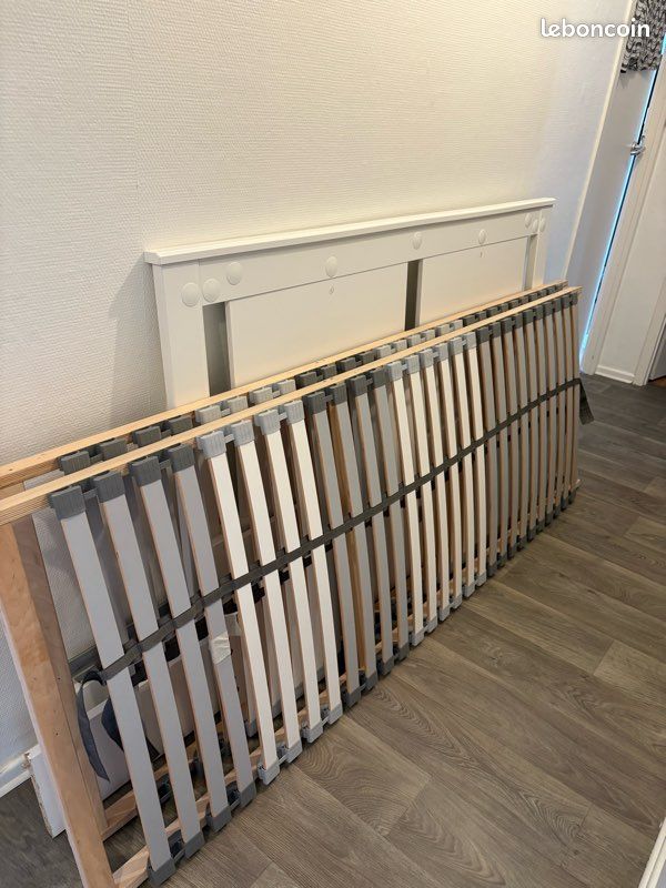 Un lit (image 2)