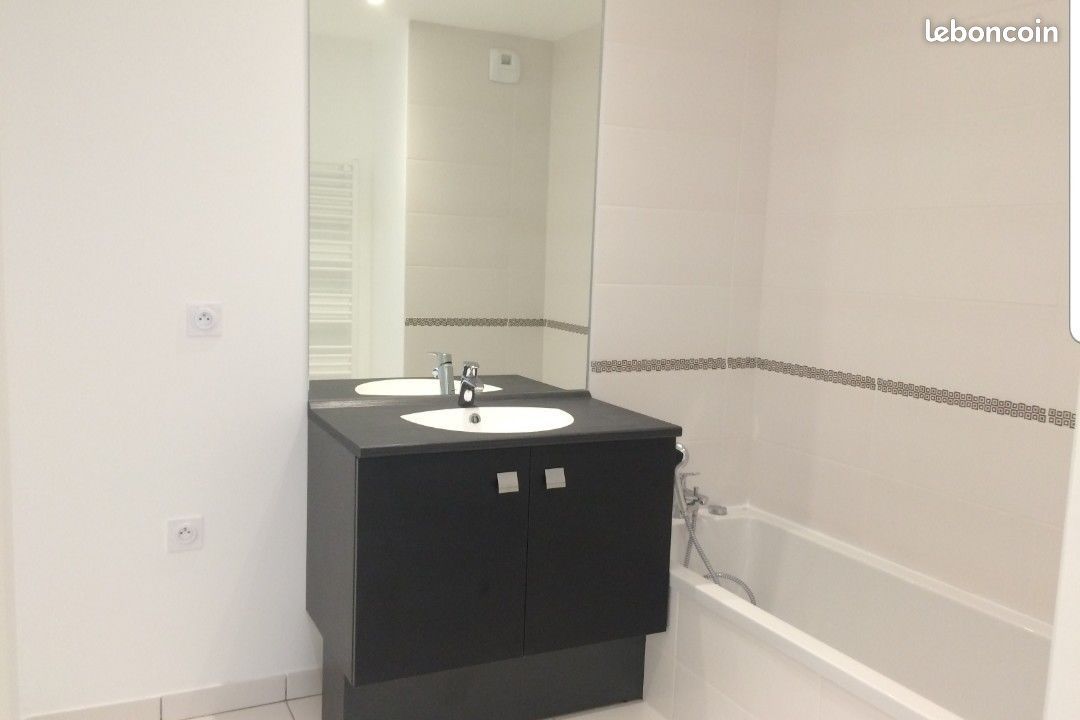 Appartement a louer tassin-la-demi-lune - 3 pièce(s) - 65 m2 - Surfyn