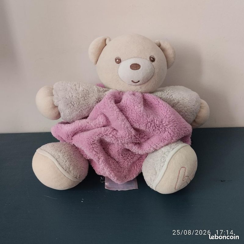 F6/ doudou ours boule plume Kaloo (image 1)