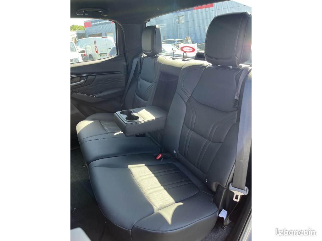 ISUZU D-MAX *SANS MALUS* CREW NITRO SPORT 2.2 DMS A/T 4x4 MY2026 Euro6e-bis (image 5)