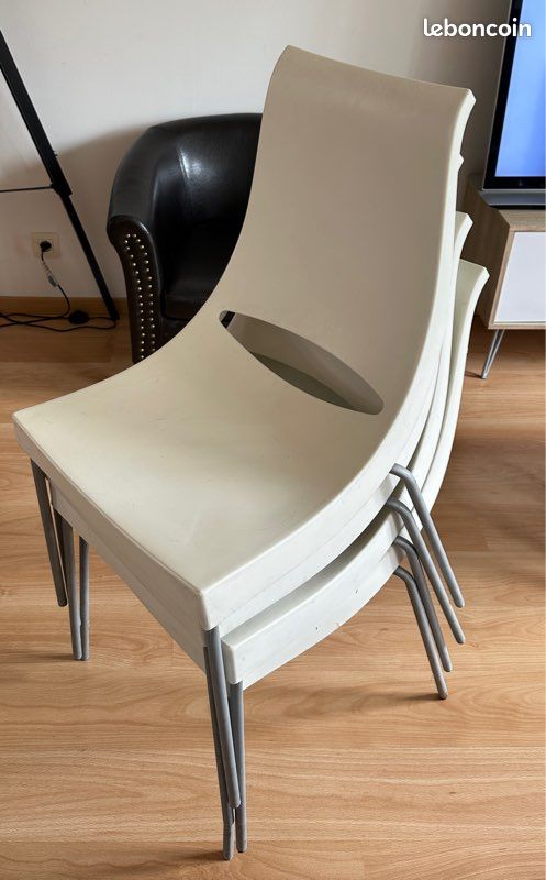 Chaises blanche (image 2)