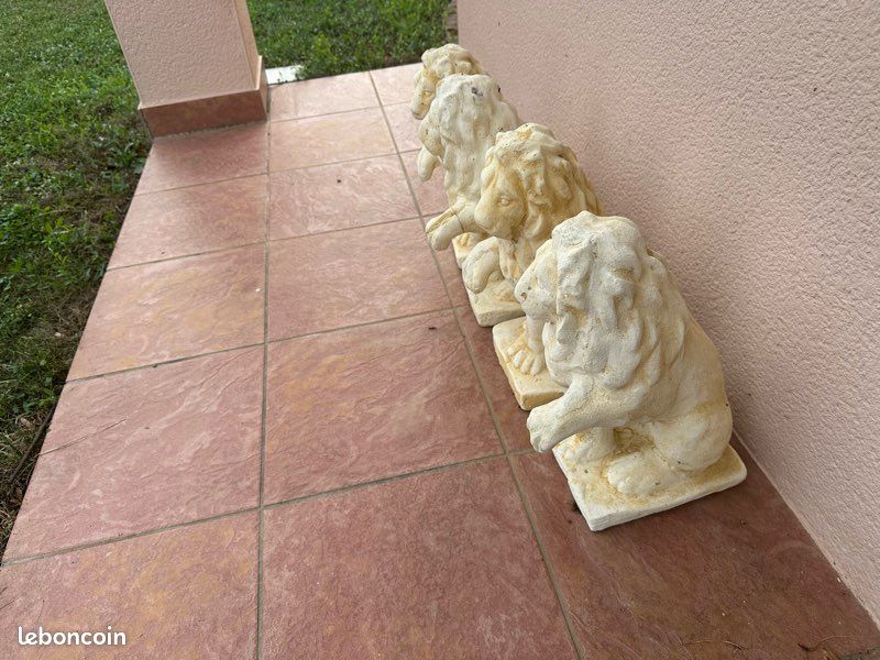 Ensemble de quatre lions hauteur 40 cm (image 2)