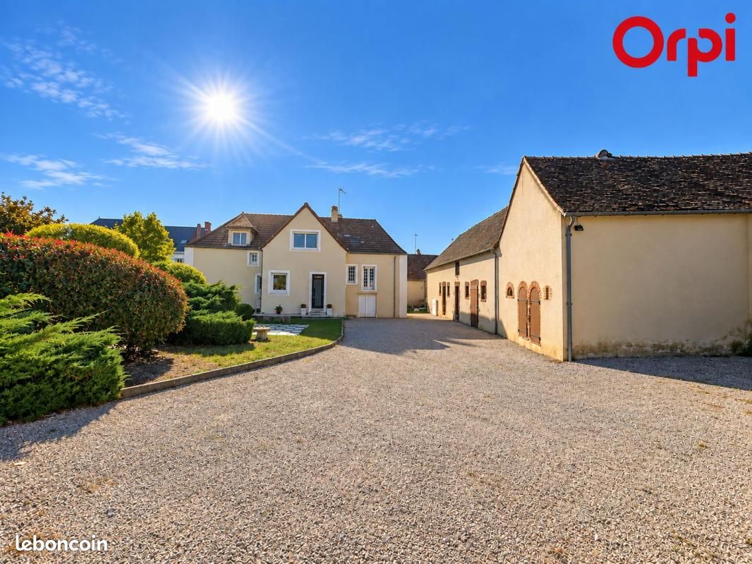 Maison 7 pièces 115 m² · à Montbizot · 115 m² · 1 100 €/mois