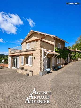 Maison 6 pièces 203 m²
