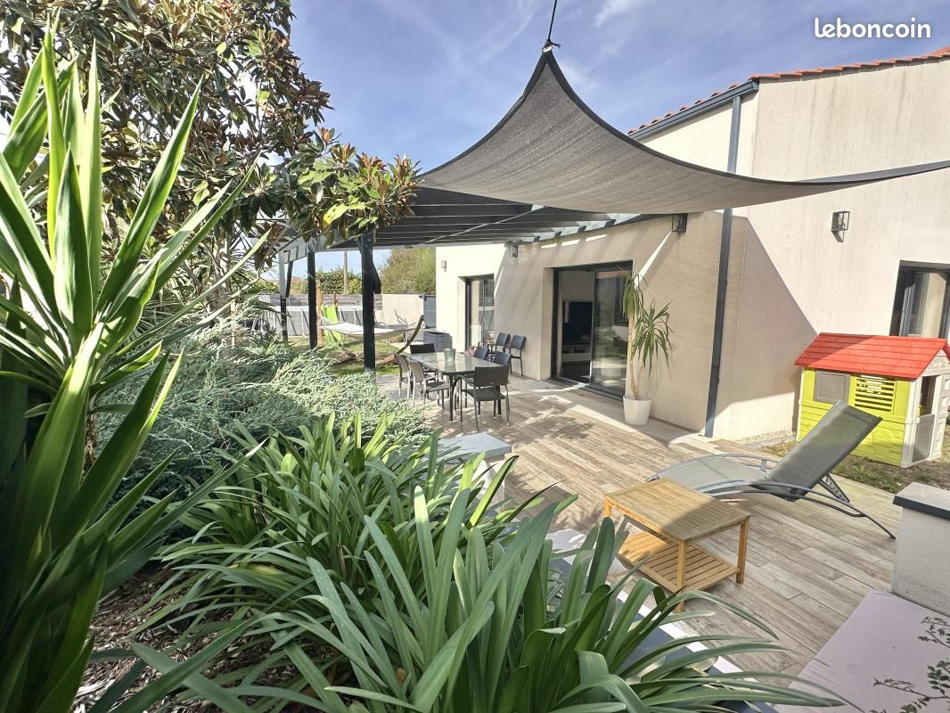 Maison 6 pièces 160 m² · à Saint-Philbert-de-Grand-Lieu · 160 m² · 399 000 €