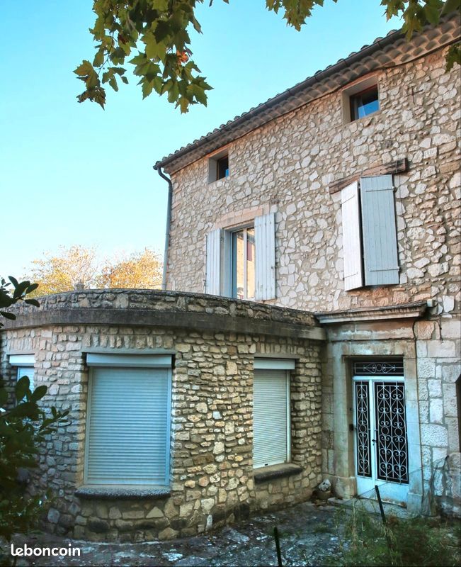 Maison 6 pièces 175 m² · à Pernes-les-Fontaines · 175 m² · 365 000 €
