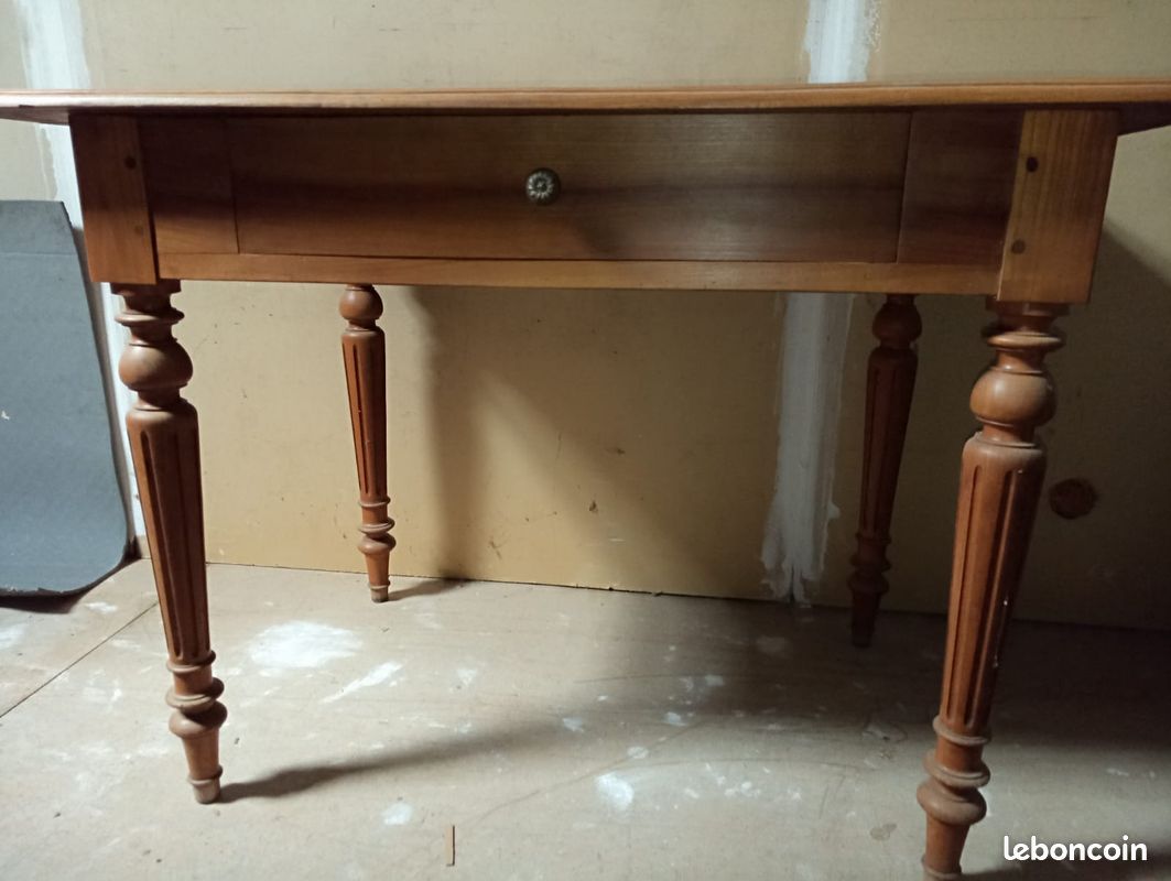 Table en bois (image 4)