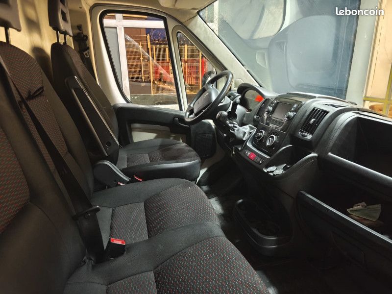 Peugeot BOXER FG 333 L3H2 2.0 BLUEHDI 130 PREMIUM (image 9)