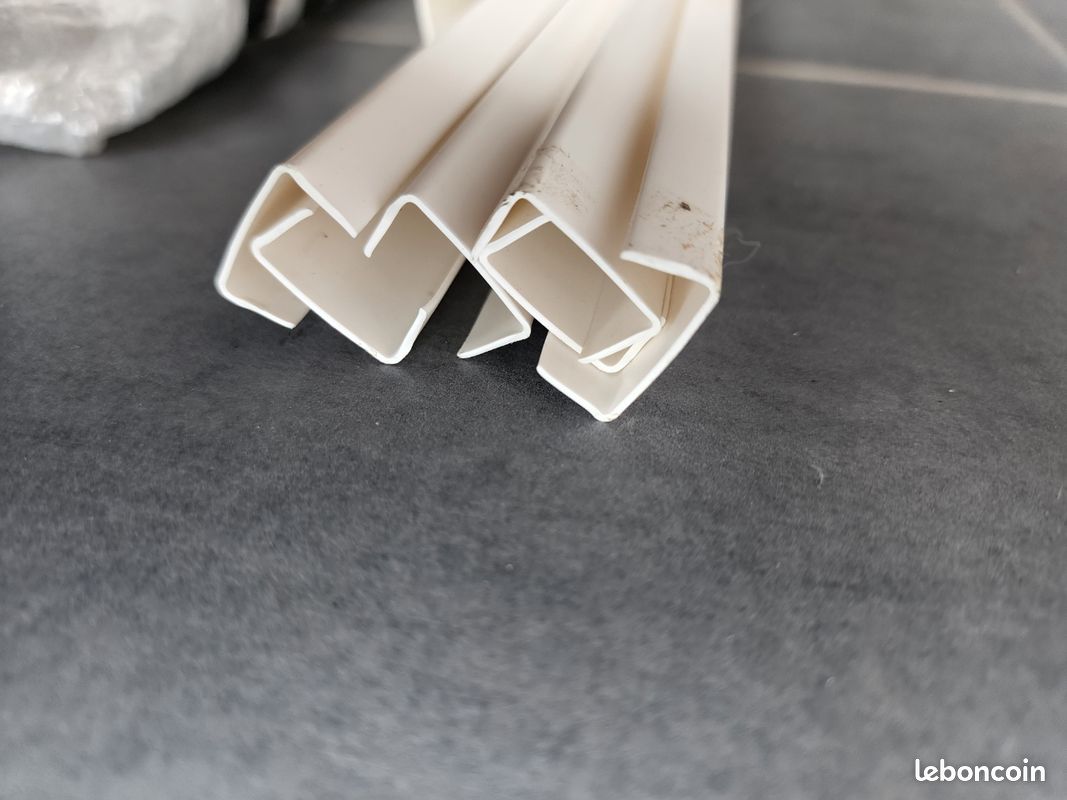 Profilé plastique blanc en U longueur 2.75m (image 2)