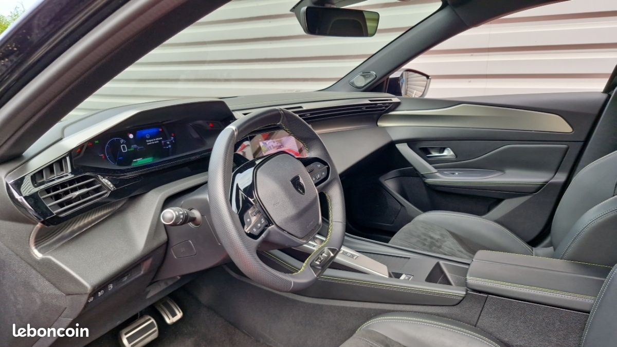 Peugeot 308 PHEV 225 E-EAT8 GT (image 12)