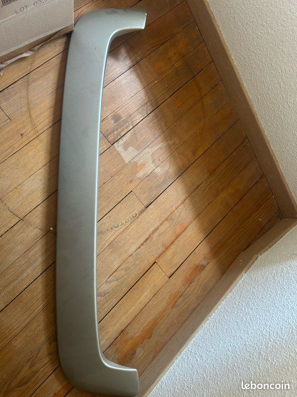 Aileron Peugeot 206 (image 1)