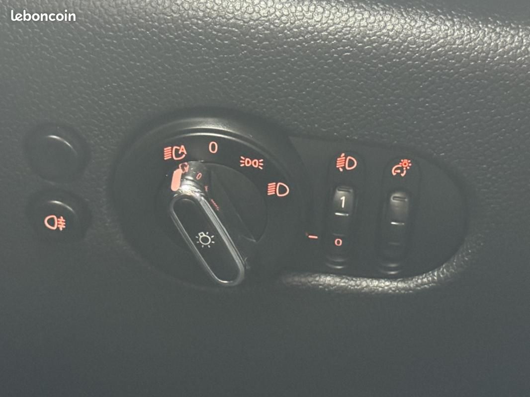 Mini Hatch F55 LCI Cooper D 116 ch (image 12)