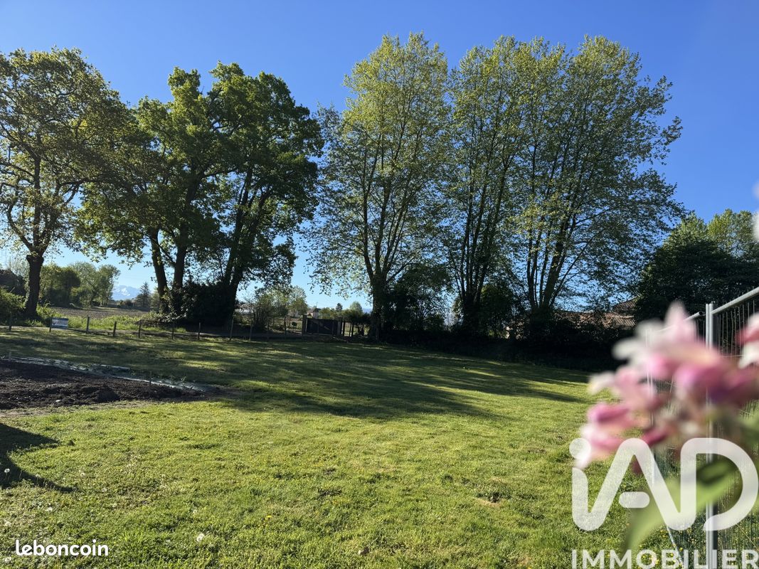 Terrain 1234 m² · à Sendets · 1 234 m² · 78 000 €
