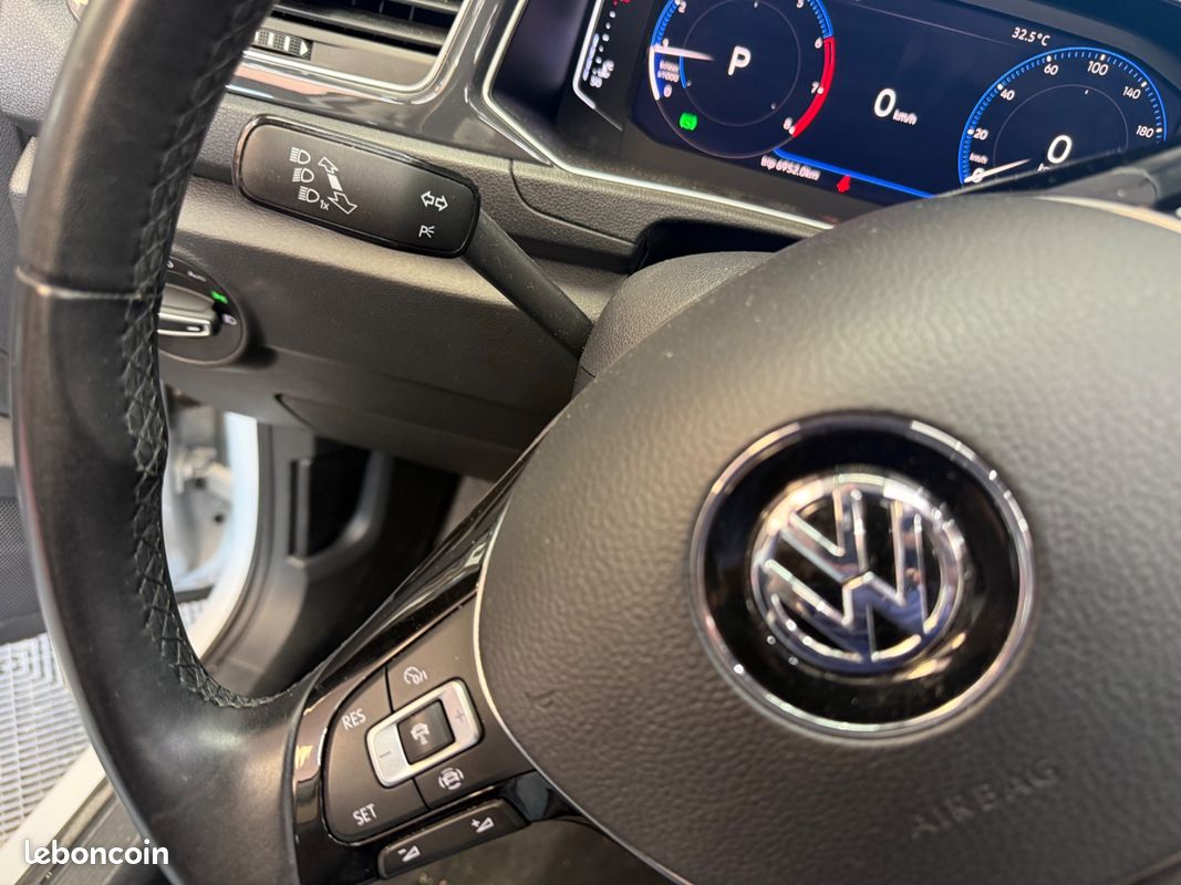 VOLKSWAGEN T-ROC 1.5 TSI 150 EVO Start/Stop DSG7 Carat Exclusive / Entretien Exclusif Volkswagen / Toit Ouvrant (image 28)