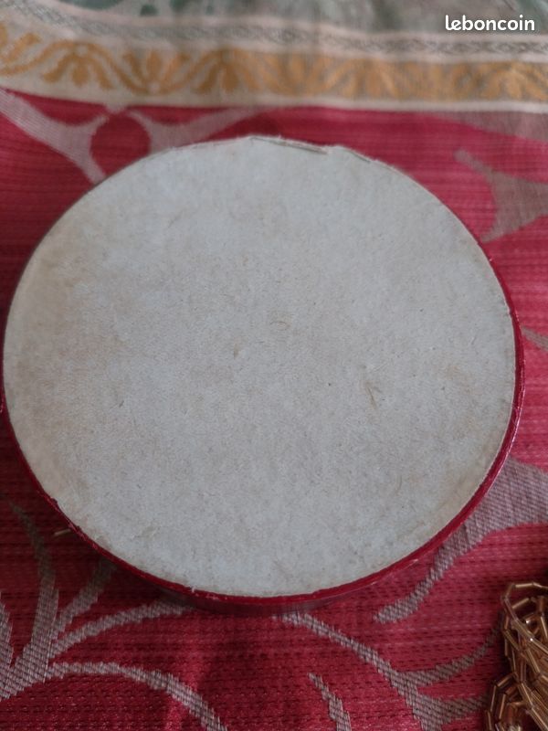 Écheveau De Perles Dorées Vintage Des Années 1920/30 - Dans Sa Boîte De Poudre Originale