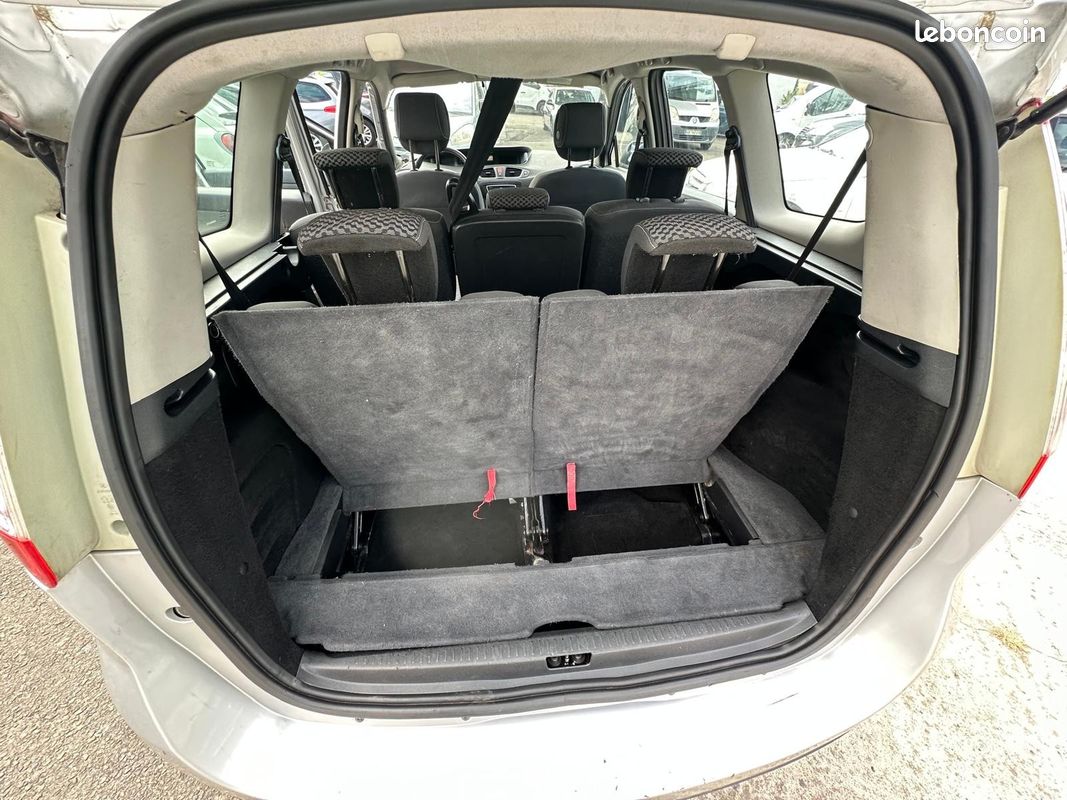 Renault SCENIC III Renault Grand Scenic 2011 - III 1.5 DCI 105 AUTHENTIQUE 7PL - Diesel - Boîte manuelle (image 7)