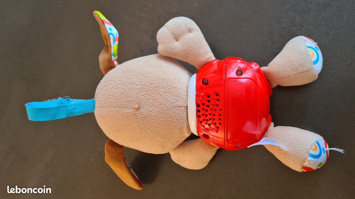 VTech Chant'Toutou Brun - Peluche Interactive Avec Lumières, Chansons Et Mélodies, Hochet Pour Bébé Dès 3 Mois, S'accroche Au Lit Ou Poussette
