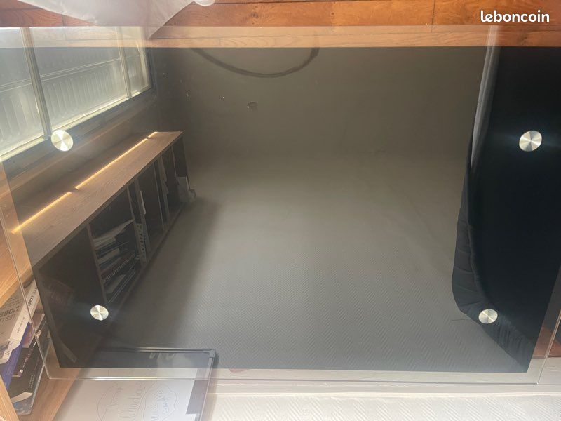 Table rétractable (image 1)