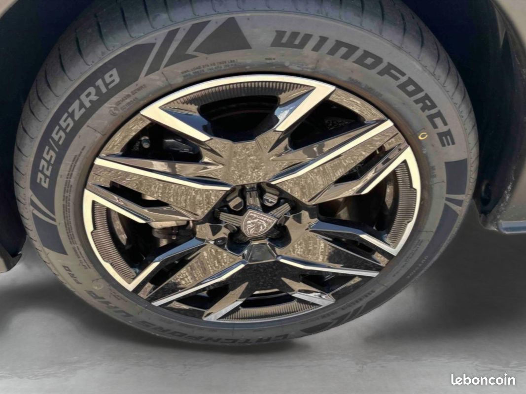 Peugeot 5008 Hybrid 145ch Allure e-DCS6 (image 25)