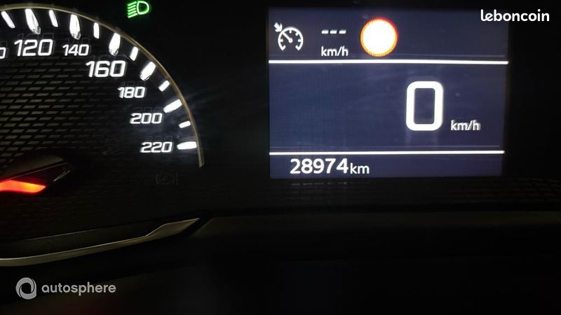 Peugeot 208 1.2 PureTech 100ch S&S Style (image 9)