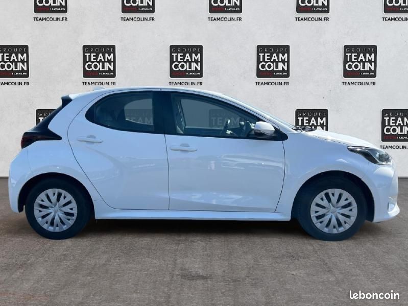 Toyota Yaris 116h Dynamic Business 5p + Programme Beyond Zero Academy MY22 (image 6)