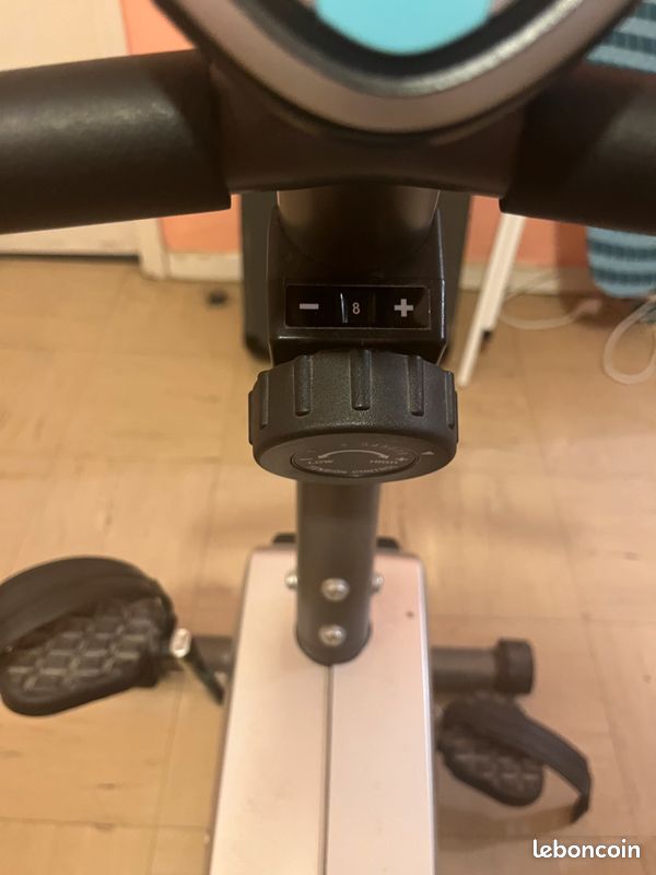 Vélo d'intérieur en bon état (image 4)