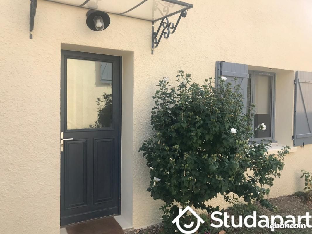 Appartement 1 pièce 16 m² · à Versailles · 16 m² · 695 €