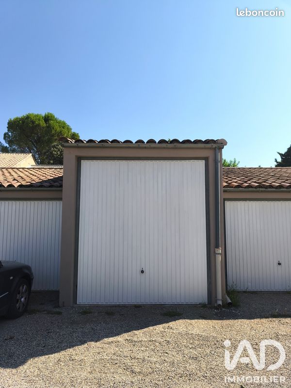 Parking 18 m² · à Donzère · 18 m² · 22 500 €