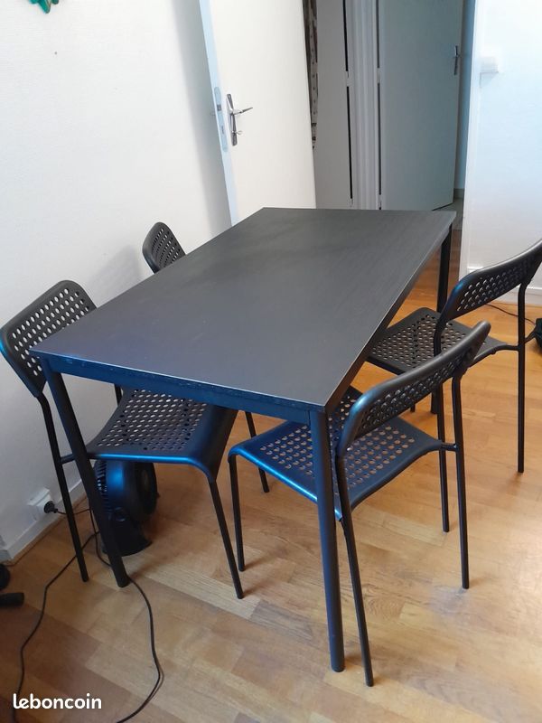 Table a manger + 4 chaises (image 1)