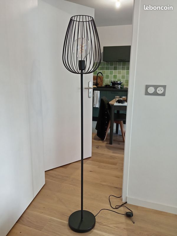 Lampadaire intérieur (image 2)