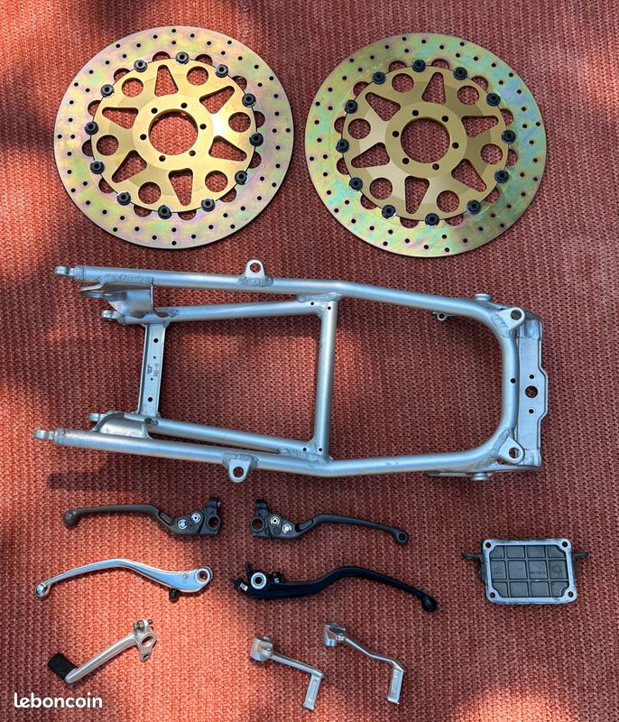 Ducati 916 , boucle alu , disques fonte , 748 , 916 , 996 , 998 , 848 , 1098 , 1098 , 1199 , 1299 (image 3)